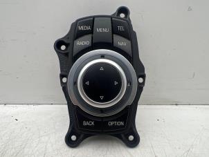 Gebruikte MMI schakelaar BMW 3 serie Touring (E91) 318i 16V Prijs € 70,00 Margeregeling aangeboden door Autohandel & Demontage Weteringbrug