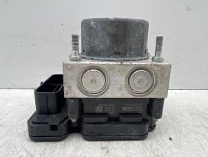 Gebruikte ABS Pomp Mitsubishi Space Star (A0) 1.0 12V Prijs € 50,00 Margeregeling aangeboden door Autohandel & Demontage Weteringbrug