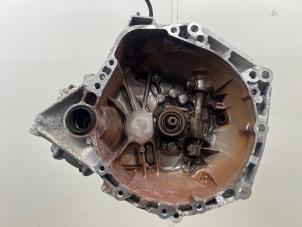 Gebruikte Versnellingsbak Peugeot 108 1.0 12V VVT-i Prijs € 350,00 Margeregeling aangeboden door Autohandel & Demontage Weteringbrug