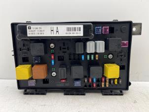 Gebruikte Zekeringkast Opel Astra H (L48) 1.6 16V Prijs € 45,00 Margeregeling aangeboden door Autohandel & Demontage Weteringbrug