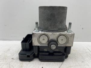 Gebruikte ABS Pomp Citroen Berlingo Cinqspace, Multispace 1.6 BlueHDI 100 Prijs € 300,00 Margeregeling aangeboden door Autohandel & Demontage Weteringbrug