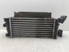 Intercooler van een Fiat 500 (312) 0.9 TwinAir 85 2014