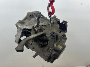 Gebruikte Versnellingsbak Volkswagen Fox (5Z) 1.2 Prijs € 150,00 Margeregeling aangeboden door Autohandel & Demontage Weteringbrug