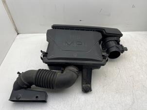 Gebruikte Luchtfilterhuis Kia Picanto (JA) 1.0 12V Prijs € 60,00 Margeregeling aangeboden door Autohandel & Demontage Weteringbrug