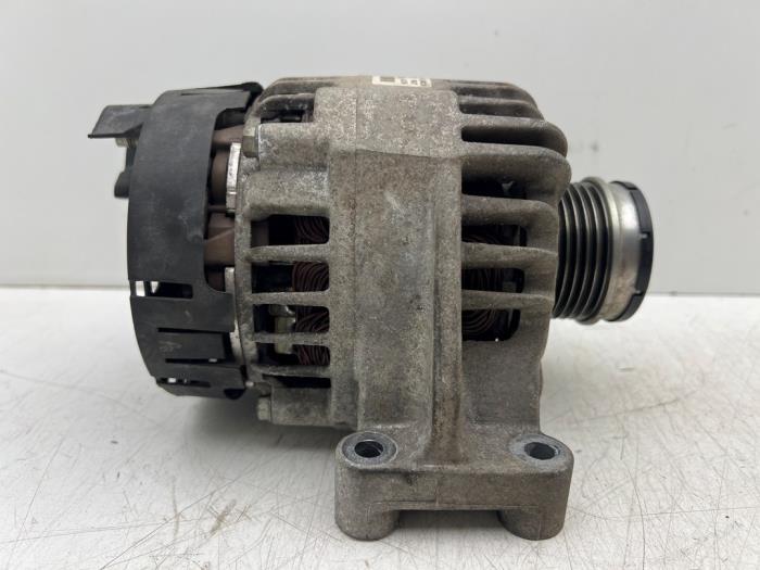 Gebruikte Dynamo Fiat 500 (312) 0.9 TwinAir 80 Prijs € 30,00 Margeregeling aangeboden door Autohandel & Demontage Weteringbrug