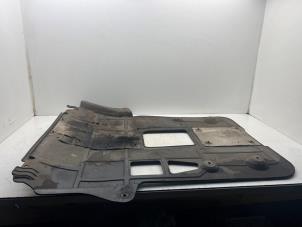Gebruikte Motor Beschermplaat Fiat 500 (312) 0.9 TwinAir 80 Prijs € 60,00 Margeregeling aangeboden door Autohandel & Demontage Weteringbrug