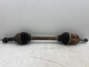 Gebruikte Aandrijfas links-voor Ford Transit Custom 2.2 TDCi 16V Prijs € 140,00 Margeregeling aangeboden door Autohandel & Demontage Weteringbrug