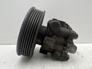 Gebruikte Pomp Servo Hyundai Santa Fe II (CM) Prijs € 30,00 Margeregeling aangeboden door Autohandel & Demontage Weteringbrug