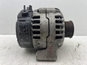 Gebruikte Alternator Mercedes SLK (R170) 2.3 230 K 16V Prijs € 40,00 Margeregeling aangeboden door Autohandel & Demontage Weteringbrug