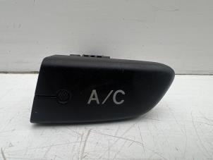 Gebruikte Schakelaar Airco Toyota Aygo (B10) 1.0 12V VVT-i Prijs € 15,00 Margeregeling aangeboden door Autohandel & Demontage Weteringbrug