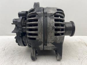 Gebruikte Dynamo Opel Movano (4A1; 4A2; 4B2; 4B3; 4C2; 4C3) 2.5 CDTI 16V DPF Prijs € 30,00 Margeregeling aangeboden door Autohandel & Demontage Weteringbrug