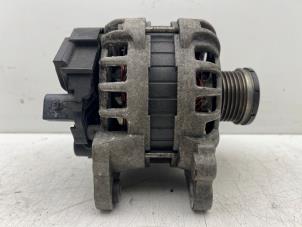 Gebruikte Dynamo Volkswagen Polo VI (AW1) 1.0 12V BlueMotion Technology Prijs € 30,00 Margeregeling aangeboden door Autohandel & Demontage Weteringbrug