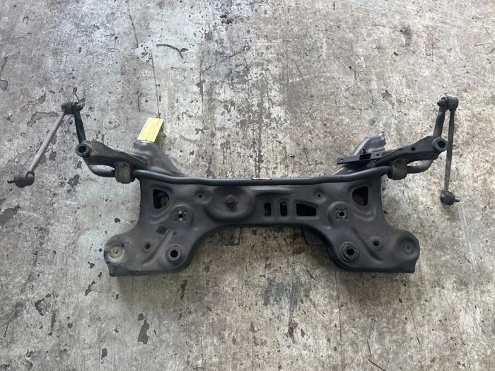 Subframe van een Volkswagen Polo VI (AW1) 1.0 12V BlueMotion Technology 2019