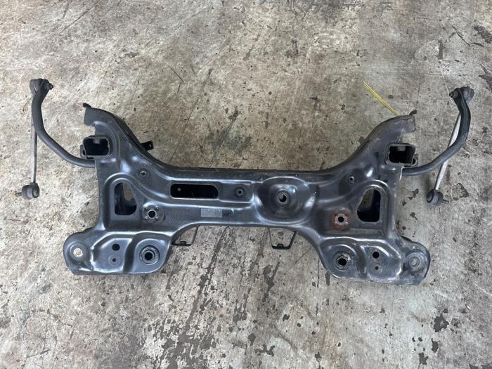 Subframe van een Volkswagen Polo VI (AW1) 1.0 12V BlueMotion Technology 2019