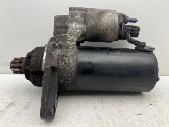 Gebruikte Startmotor Volkswagen Caddy III (2KA,2KH,2CA,2CH) 2.0 SDI Prijs € 20,00 Margeregeling aangeboden door Autohandel & Demontage Weteringbrug