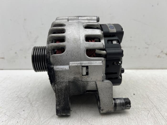 Gebruikte Dynamo Peugeot 307 (3A/C/D) 1.4 16V Prijs € 35,00 Margeregeling aangeboden door Autohandel & Demontage Weteringbrug