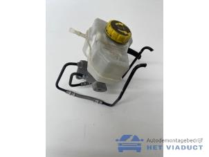 Gebruikte Hoofdremcilinder BMW 1 serie (E81) 118i 16V Prijs € 20,00 Margeregeling aangeboden door Het Viaduct