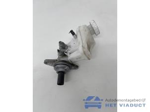 Gebruikte Hoofdremcilinder Mitsubishi Space Star (A0) 1.2 12V Prijs € 35,00 Margeregeling aangeboden door Het Viaduct