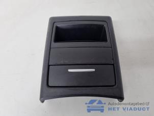Gebruikte Dashboard sierlijst BMW 3 serie (E90) 320i 16V Prijs € 20,00 Margeregeling aangeboden door Het Viaduct