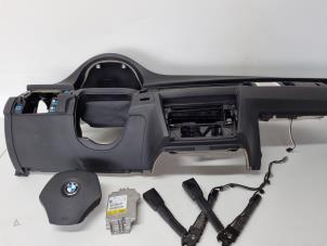 Gebruikte Airbag set + dashboard BMW 3 serie (E90) 320i 16V Prijs € 550,00 Margeregeling aangeboden door Het Viaduct