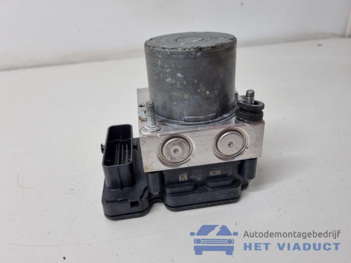 Gebruikte ABS Pomp Volkswagen Polo V (6R) 1.0 12V BlueMotion Technology Prijs € 75,00 Margeregeling aangeboden door Het Viaduct