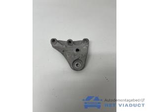 Gebruikte Motorrubber Volkswagen Polo V (6R) 1.0 12V BlueMotion Technology Prijs € 35,00 Margeregeling aangeboden door Het Viaduct