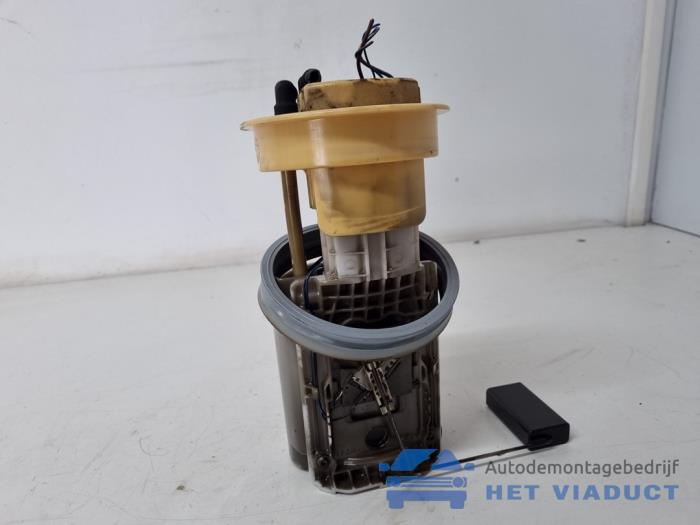 Gebruikte Dieselpomp Volkswagen Polo IV (9N1/2/3) 1.4 TDI 80 Prijs € 75,00 Margeregeling aangeboden door Het Viaduct