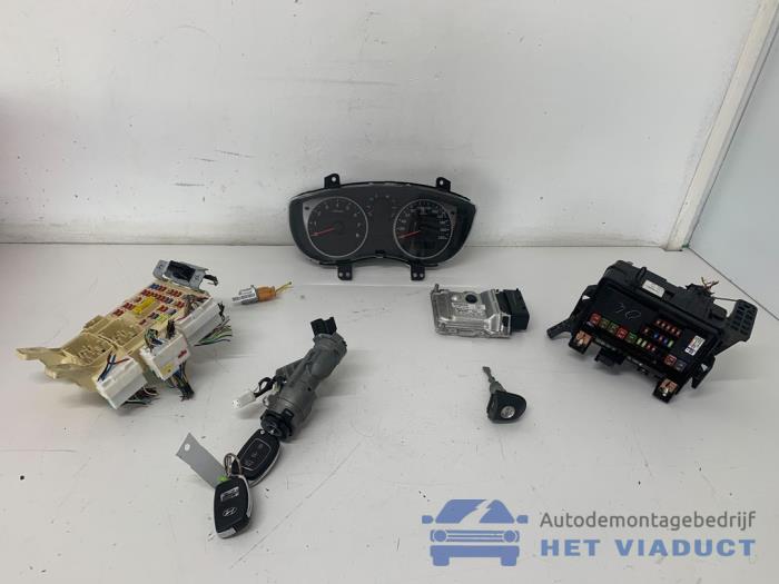 Gebruikte Contactslot + computer Hyundai i20 1.2i 16V Prijs € 250,00 Margeregeling aangeboden door Het Viaduct