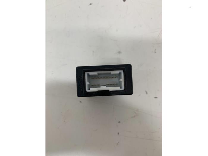 AUX/USB aansluiting van een Hyundai i10 (B5) 1.0 12V 2018