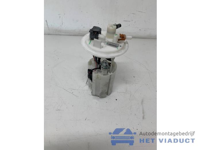 Gebruikte Benzinepomp Mitsubishi Space Star (A0) 1.0 12V Prijs € 70,00 Margeregeling aangeboden door Het Viaduct
