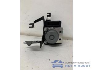 Gebruikte ABS Pomp Renault Captur (2R) 0.9 Energy TCE 12V Prijs € 120,00 Margeregeling aangeboden door Het Viaduct