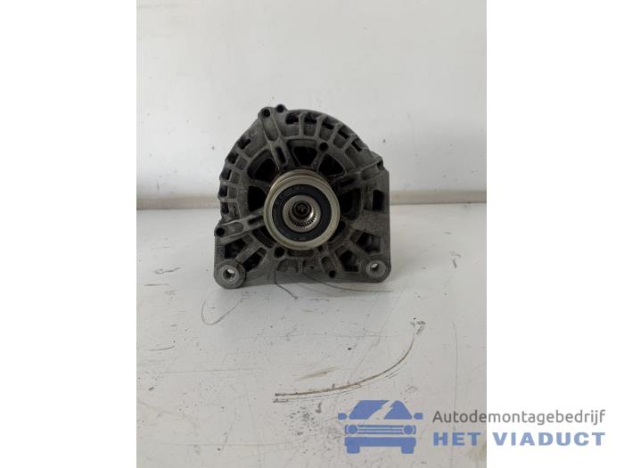 Gebruikte Dynamo Renault Captur I (2R) 0.9 Energy TCE 12V Prijs € 80,00 Margeregeling aangeboden door Het Viaduct