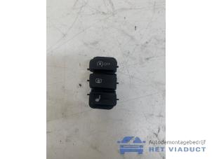 Gebruikte Schakelaar Volkswagen Up! (121) 1.0 12V EcoFuel Prijs € 20,00 Margeregeling aangeboden door Het Viaduct