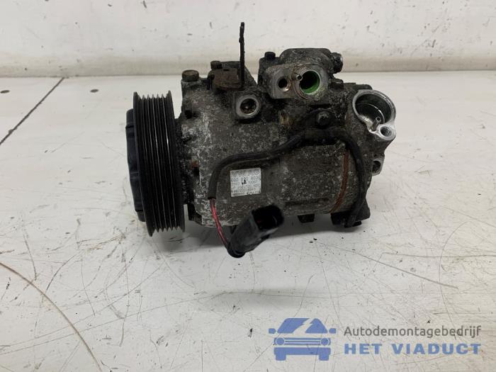 Gebruikte Pomp Airco Volkswagen Polo IV (9N1/2/3) 1.2 Prijs € 75,00 Margeregeling aangeboden door Het Viaduct