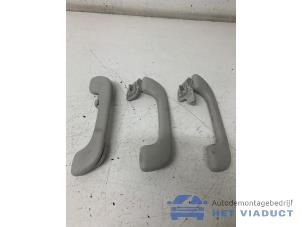 Gebruikte Handgreep Renault Kadjar (RFEH) 1.2 Energy TCE 130 Prijs € 30,00 Margeregeling aangeboden door Het Viaduct