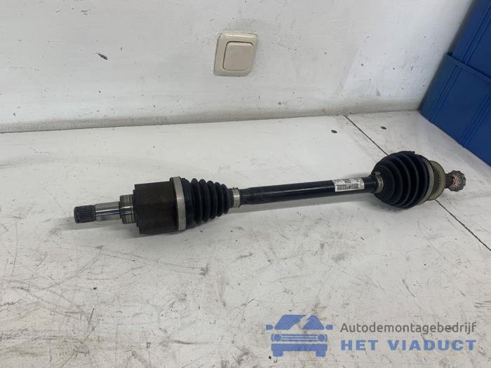Gebruikte Steekas links-voor Skoda Fabia III Combi (NJ5) 1.0 12V Greentech Prijs € 150,00 Margeregeling aangeboden door Het Viaduct