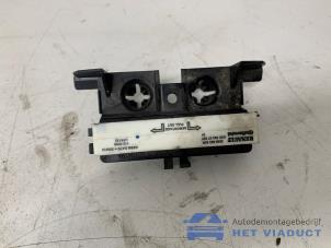 Gebruikte GPS Antenne Renault Clio IV Estate/Grandtour (7R) 1.5 Energy dCi 90 FAP Prijs € 30,00 Margeregeling aangeboden door Het Viaduct