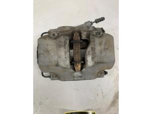 Gebruikte Remklauw (Tang) rechts-voor BMW 3 serie (G20) 330e 2.0 TwinPower Turbo 16V Prijs € 200,00 Margeregeling aangeboden door Het Viaduct