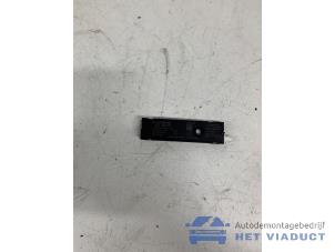 Gebruikte Antenne Versterker Mercedes C Estate (S205) C-220 CDI BlueTEC, C-220 d 2.2 16V Prijs € 20,00 Margeregeling aangeboden door Het Viaduct