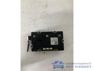 Gebruikte Antenne Versterker Mercedes C Estate (S205) C-220 CDI BlueTEC, C-220 d 2.2 16V Prijs € 25,00 Margeregeling aangeboden door Het Viaduct