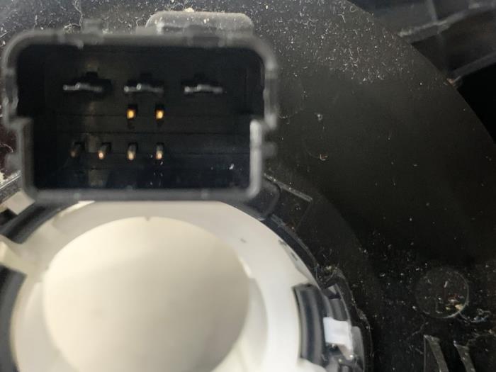 Schakelaar Stuurkolom (licht) van een Seat Ibiza V (KJB) 1.0 12V 2017