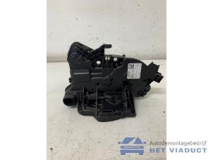 Gebruikte Deurslot Mechaniek 4Deurs rechts-voor Volkswagen Taigo 1.5 TSI 16V Prijs € 100,00 Margeregeling aangeboden door Het Viaduct