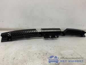 Gebruikte Bumpersteun midden-achter Volkswagen Taigo 1.5 TSI 16V Prijs € 60,00 Margeregeling aangeboden door Het Viaduct