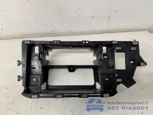 Gebruikte Radio omlijsting Volkswagen Taigo 1.5 TSI 16V Prijs € 50,00 Margeregeling aangeboden door Het Viaduct