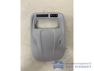 Gebruikte Binnenverlichting voor Opel Crossland (X) 1.2 Turbo 12V Prijs € 20,00 Margeregeling aangeboden door Het Viaduct