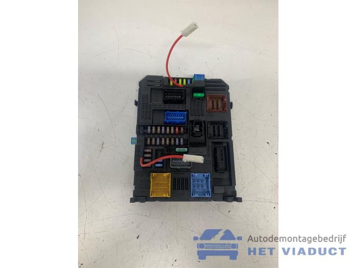 Gebruikte Bodycontrol Module Opel Crossland (X) 1.2 Turbo 12V Prijs € 100,00 Margeregeling aangeboden door Het Viaduct