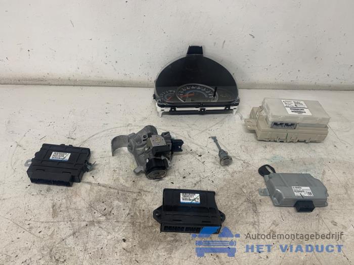Gebruikte Kontaktslot + computer Mitsubishi Space Star (A0) 1.2 12V Prijs € 250,00 Margeregeling aangeboden door Het Viaduct