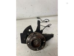 Gebruikte Fusee rechts-voor Nissan Micra (K14) 0.9 IG-T 12V Prijs € 80,00 Margeregeling aangeboden door Het Viaduct