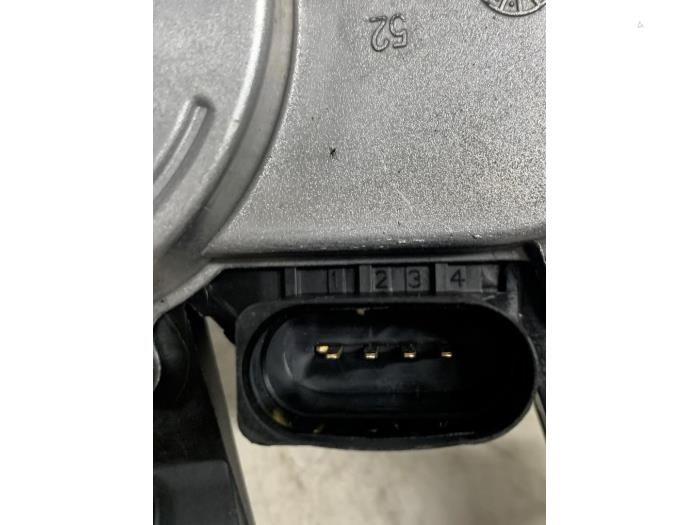 Ruitenwissermotor achter van een Volkswagen Polo VI (AW1) 1.6 TDI 16V 95 2019