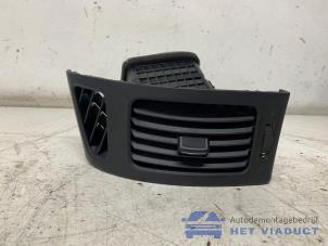 Gebruikte Luchtrooster Dashboard Hyundai i30 (FD) 1.6 CRDi 16V VGT HP Prijs € 30,00 Margeregeling aangeboden door Het Viaduct